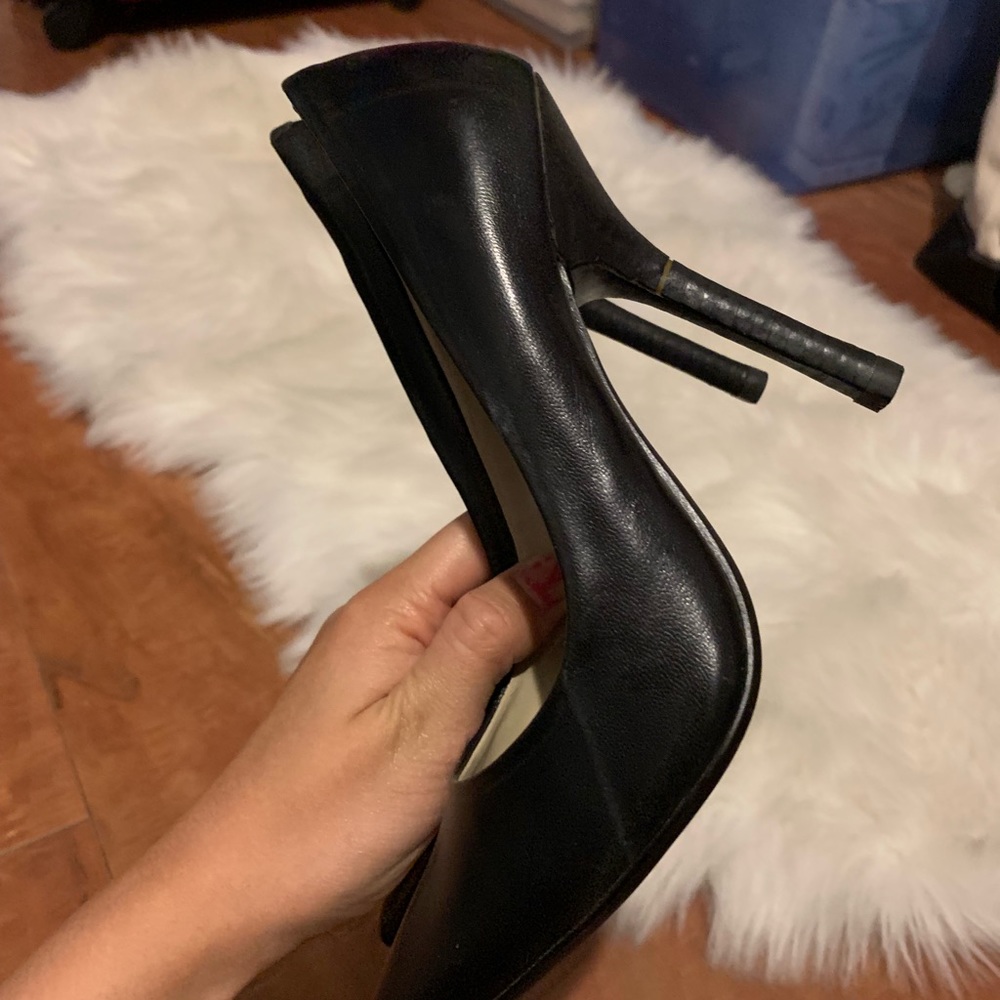 Black guess heel size 5